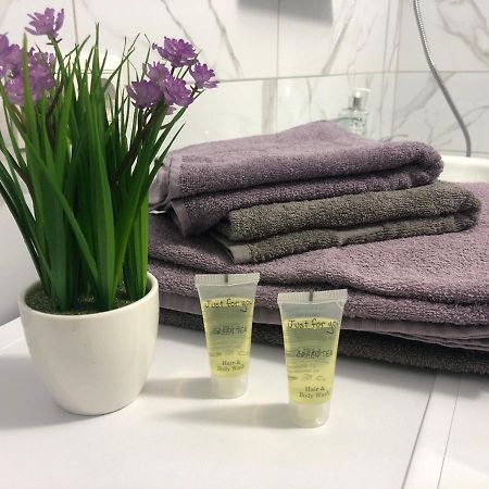 Stylish And Comfortable Apartment In The Center Čerkasy Esterno foto