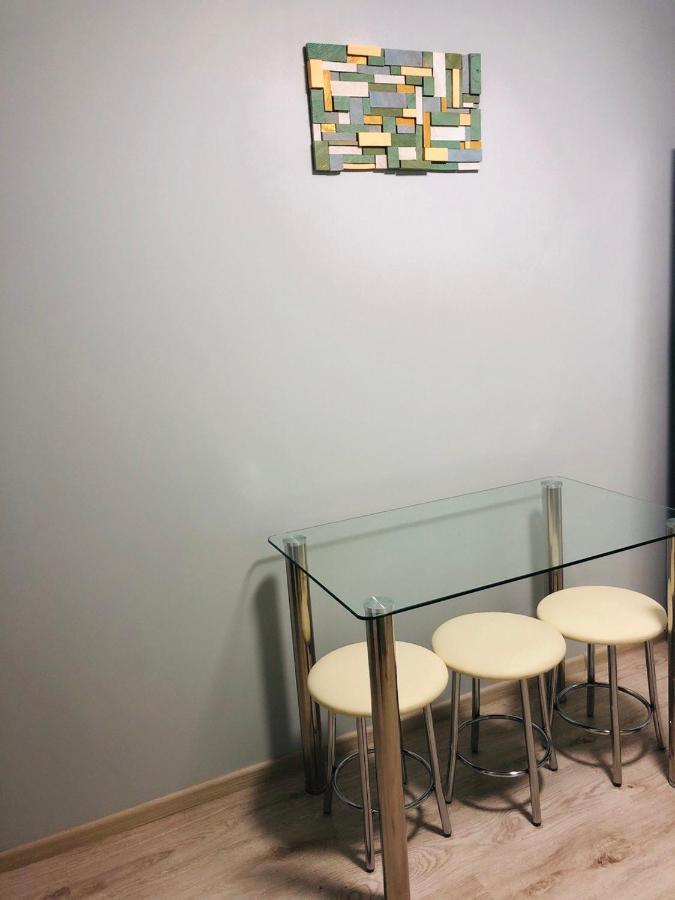 Stylish And Comfortable Apartment In The Center Čerkasy Esterno foto